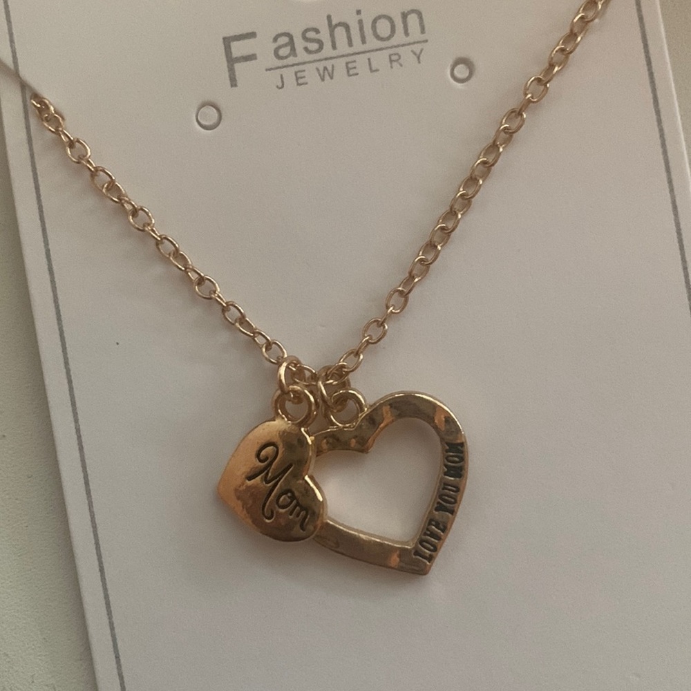 Fashion jewelry “I love you mom” necklace